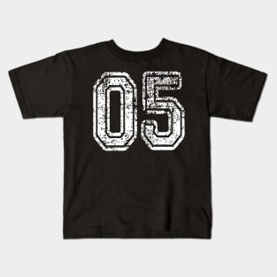 Number 05 Grungy in white Kids T-Shirt